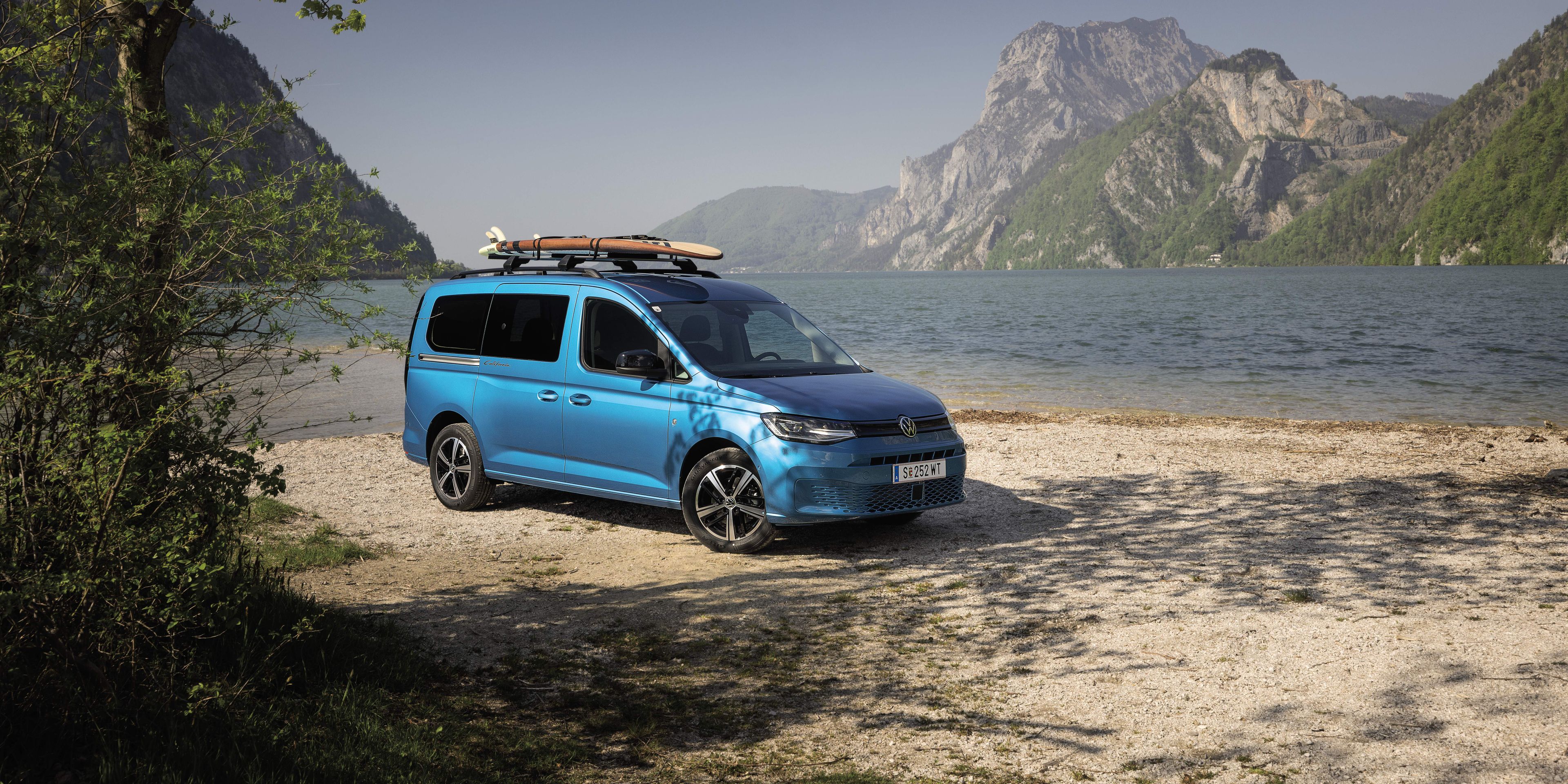 VW Caddy California in Blau am See