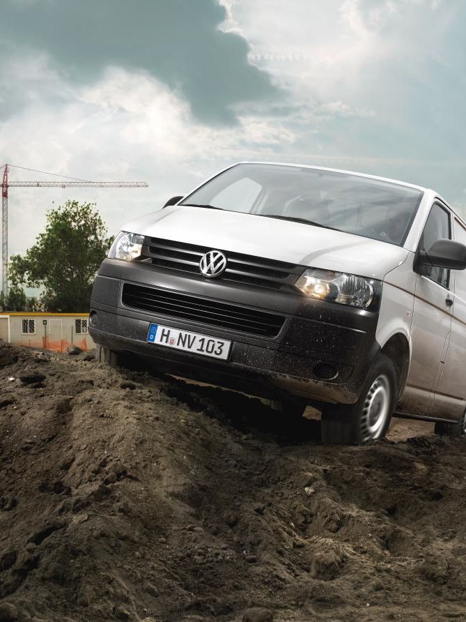 Weißer VW Multivan T5 Offroad