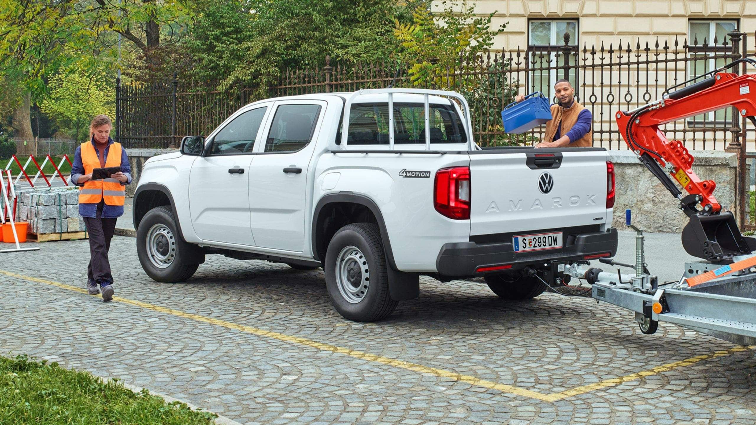 Ein VW Amarok steht auf Straße