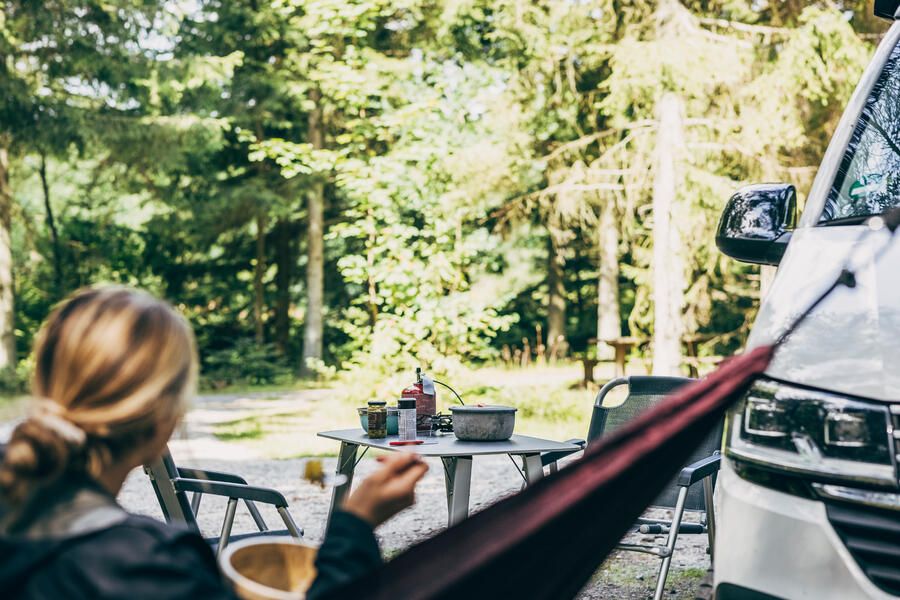 Camping mit einem Volkswagen Nutzfahrzeug