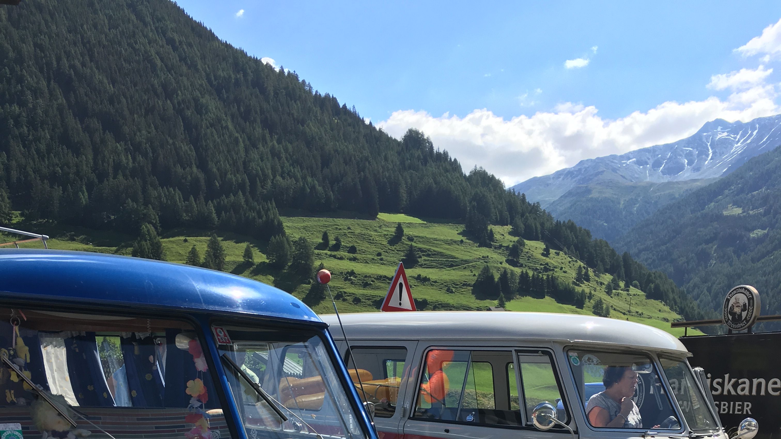 Bullitreffen in Kals Parkplatz Großglockner