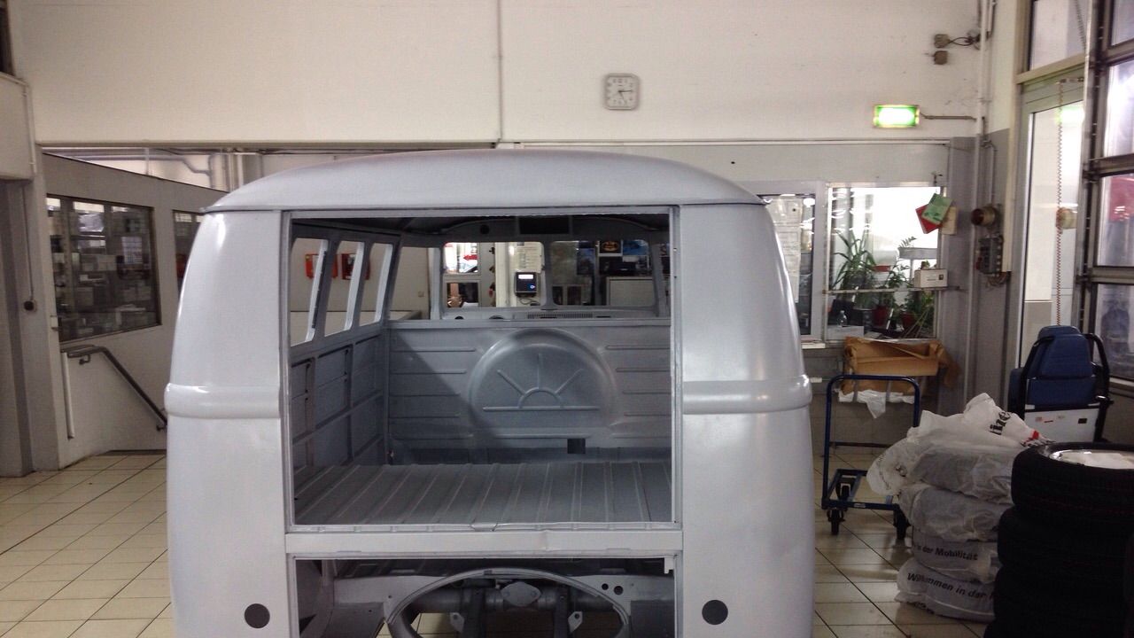 VW Bulli T1 Kombi Heck entlackt